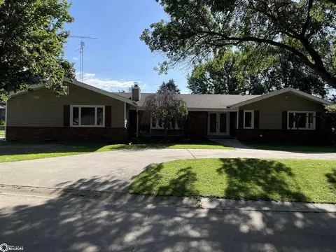 510 Moody Dr, Hamburg, IA 51640