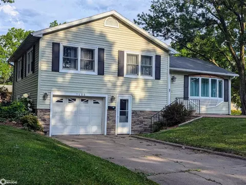 1400 S D St, Fairfield, IA 52556