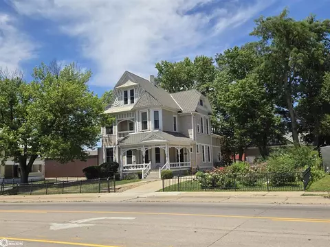 Exterior - 111 W Maple St, Centerville, IA 52544 photo 4 of 18