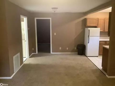 Living - 111 W Maple St, Centerville, IA 52544 photo 10 of 12