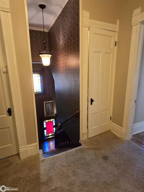Entry Way - 111 W Maple St, Centerville, IA 52544 photo 5 of 14