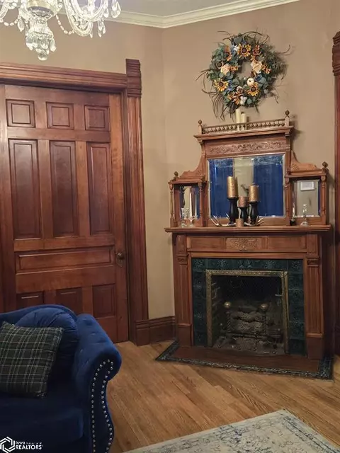 Living - 111 W Maple St, Centerville, IA 52544 photo 1 of 12