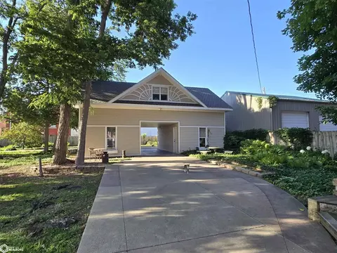 Exterior - 111 W Maple St, Centerville, IA 52544 photo 15 of 18