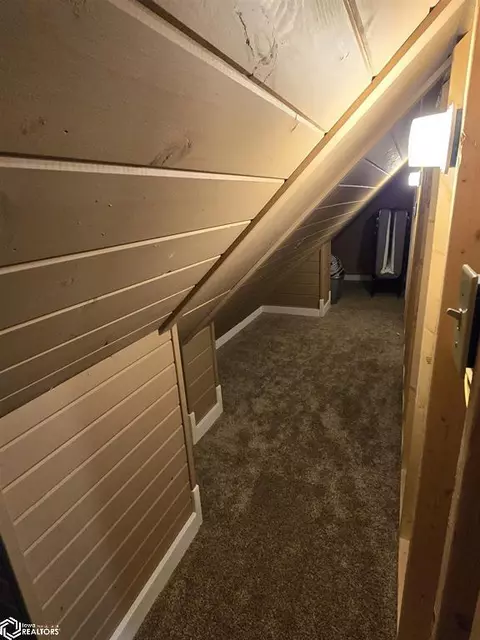 Entry Way - 111 W Maple St, Centerville, IA 52544 photo 6 of 14