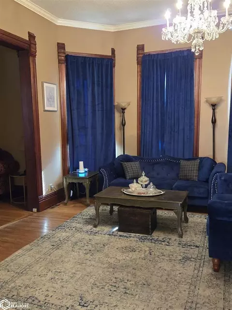 Living - 111 W Maple St, Centerville, IA 52544 photo 2 of 12