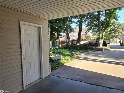 Exterior - 111 W Maple St, Centerville, IA 52544 photo 14 of 18