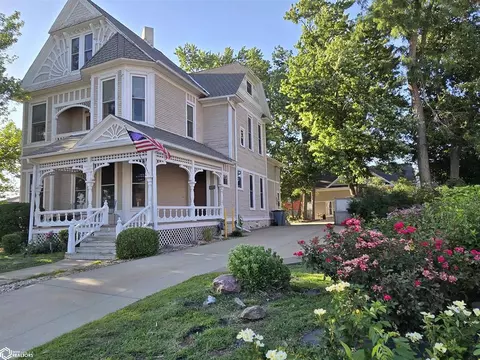 111 W Maple St, Centerville, IA 52544