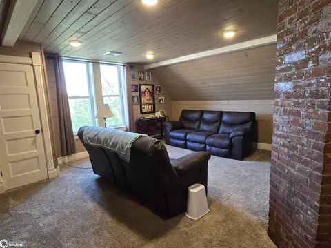 Living - 111 W Maple St, Centerville, IA 52544 photo 6 of 12