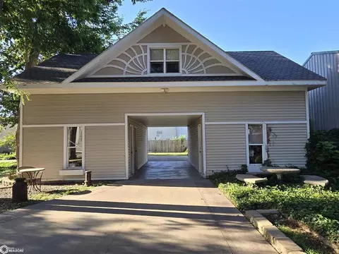 Exterior - 111 W Maple St, Centerville, IA 52544 photo 3 of 18