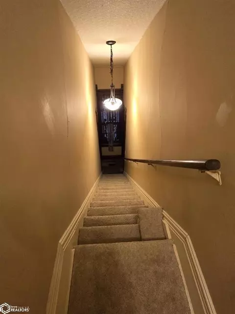 Entry Way - 111 W Maple St, Centerville, IA 52544 photo 10 of 14
