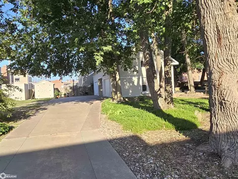 Exterior - 111 W Maple St, Centerville, IA 52544 photo 17 of 18