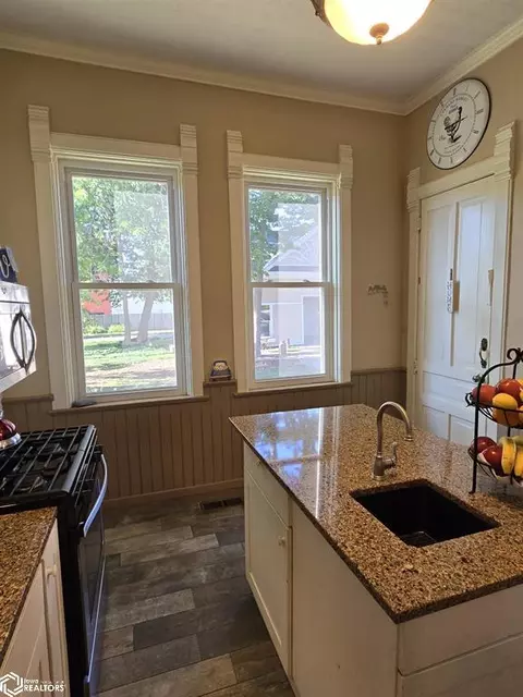 Kitchen - 111 W Maple St, Centerville, IA 52544 photo 2 of 7