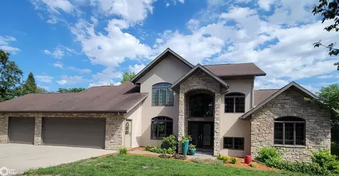 8 Carlson Cir, Algona, IA 50511