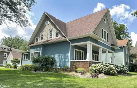 4 1st Ave SW, Hampton, IA 50441
