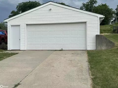 304 11th St, Corning, IA 50841 photo 3