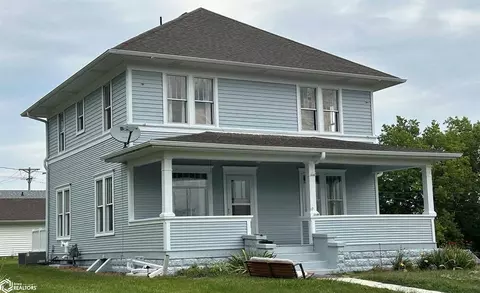304 11th St, Corning, IA 50841