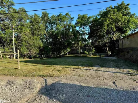 806 E Jackson St, Centerville, IA 52544 photo 7