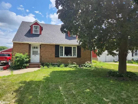 712 W 5th St S, Newton, IA 50208