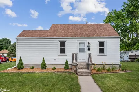 1335 10th St, Nevada, IA 50201