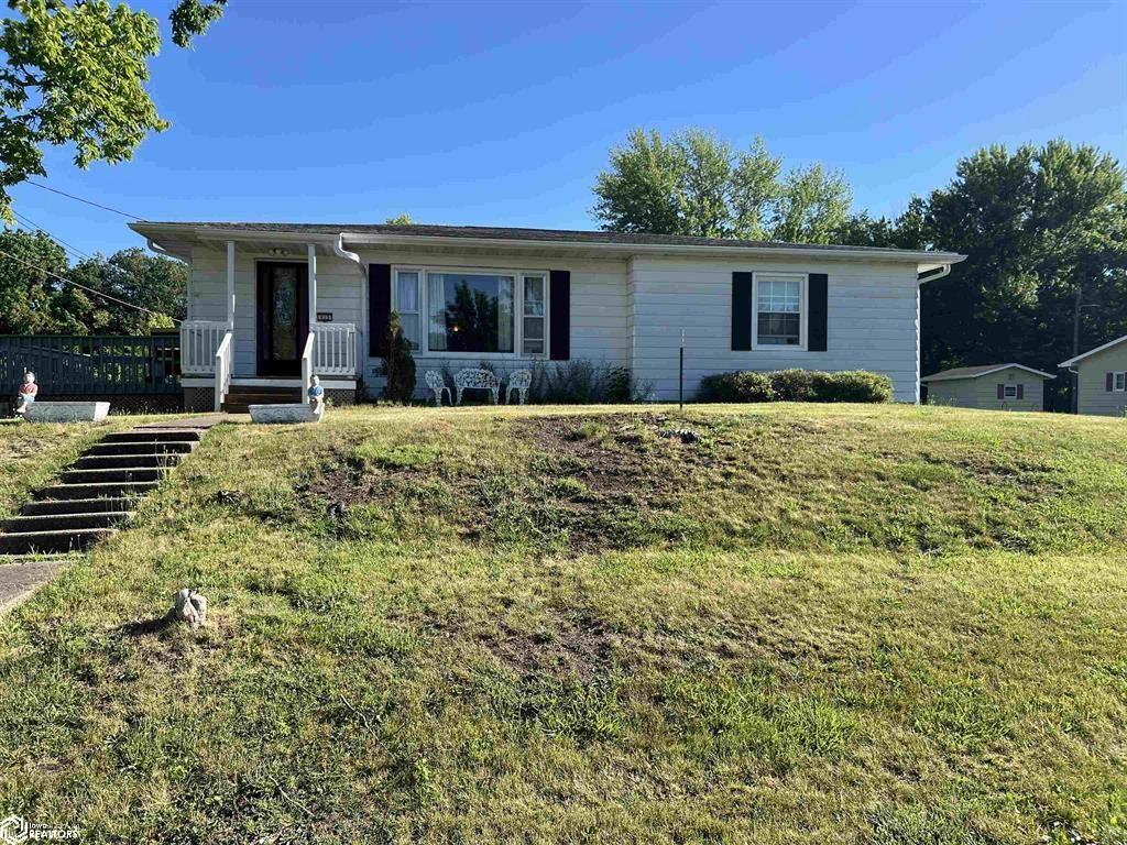 415 Leclaire  