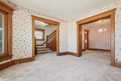 1005 7th St, Nevada, IA 50201 photo 6