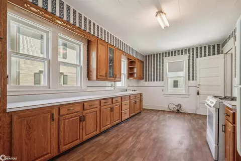 1005 7th St, Nevada, IA 50201 photo 9