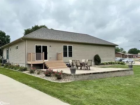 Exterior - 807 S Cherry St, Creston, IA 50801 photo 5 of 7