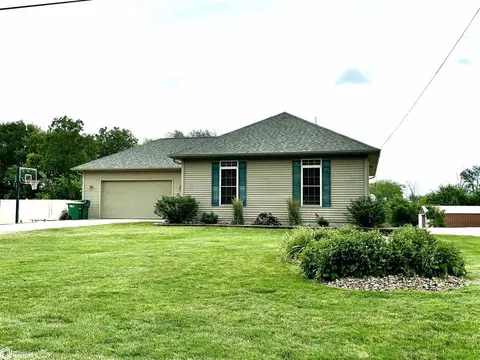 807 S Cherry St, Creston, IA 50801