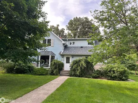 1707 7th St, Emmetsburg, IA 50536