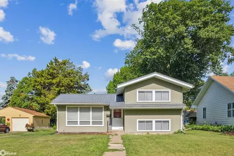 1433 S Leebrick St, Burlington, IA 52601
