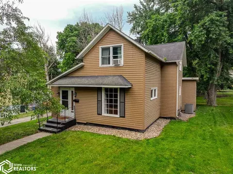 1016 High Ave E, Oskaloosa, IA 52577