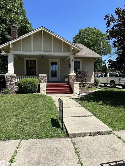 641 Osage Ave, Chariton, IA 50049