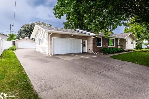1807 S 3rd Ave, Marshalltown, IA 50158
