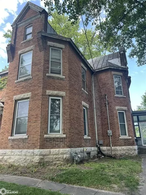 1820 Sunnyside Ave, Burlington, IA 52601