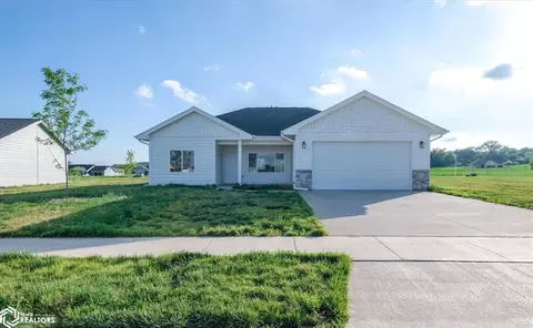 508 Village Dr, Woodbine, IA 51579