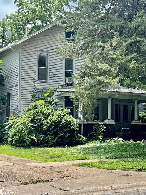 1002 High Ave E, Oskaloosa, IA 52577