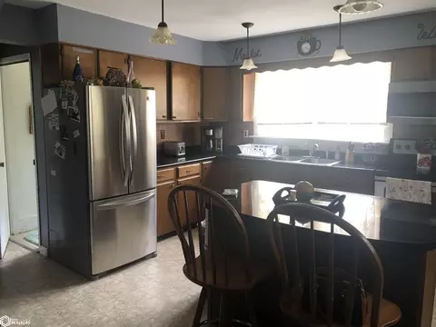 306 E Terry St, Centerville, IA 52544 photo 9