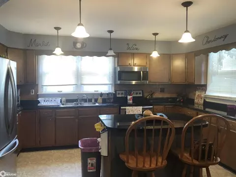 306 E Terry St, Centerville, IA 52544 photo 6