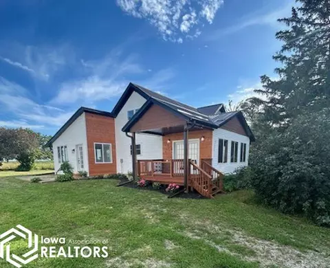 2782 270 St, Marshalltown, IA 50158