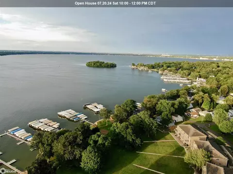 4658 Asbury Dr # 2, Clear Lake, IA 50428