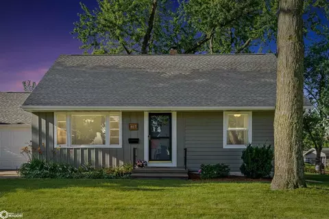 817 Staub Ct NE, Cedar Rapids, IA 52402