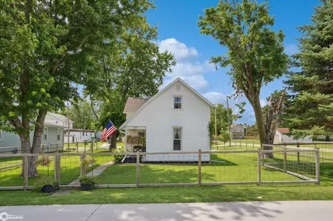204 Middle St, Mediapolis, IA 52637