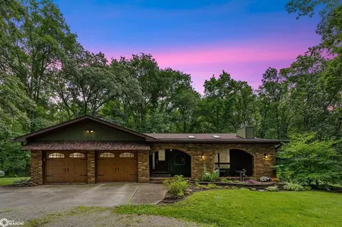 5718 Hunt Rd, Burlington, IA 52601