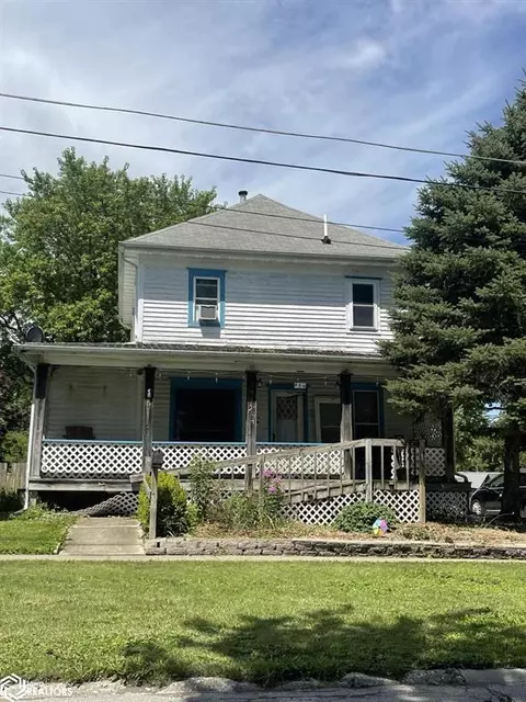 404 S 6th St, Fairfield, IA 52556