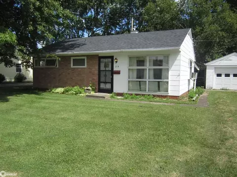 214 E Longmeadow Dr, West Burlington, IA 52655