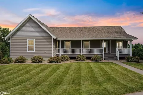 808 Highland Acres Rd, Marshalltown, IA 50158