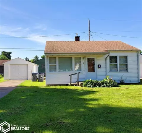 167 Indian Ter, Burlington, IA 52601