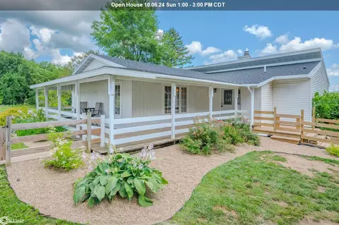 1105 S River Rd, Steamboat Rock, IA 50672