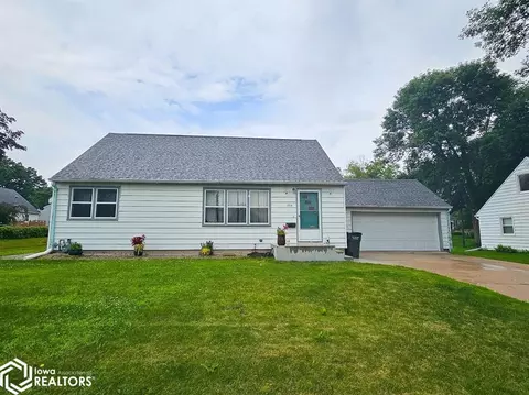 305 N Harrison St, Lake Mills, IA 50450