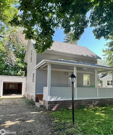915 1st Ave NE, Clarion, IA 50525
